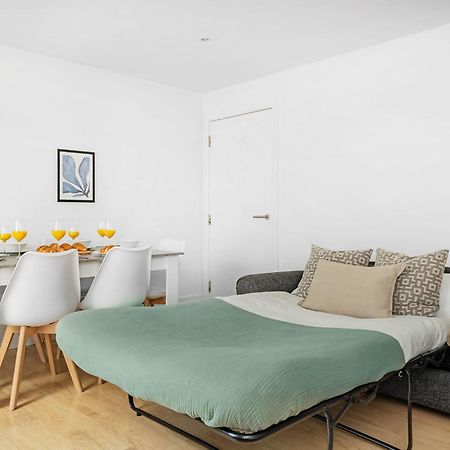 King'S Cross - 2Br With Terrace - Cityapartmentstay London Exteriör bild
