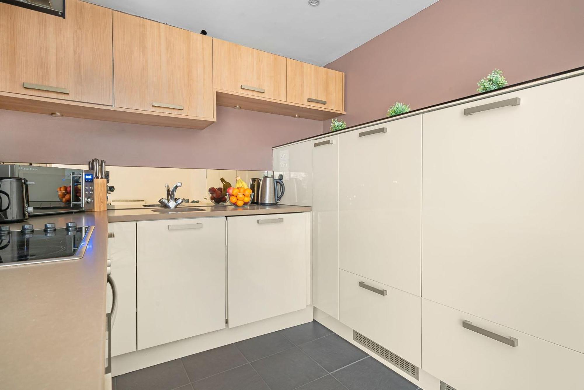 King'S Cross - 2Br With Terrace - Cityapartmentstay London Exteriör bild