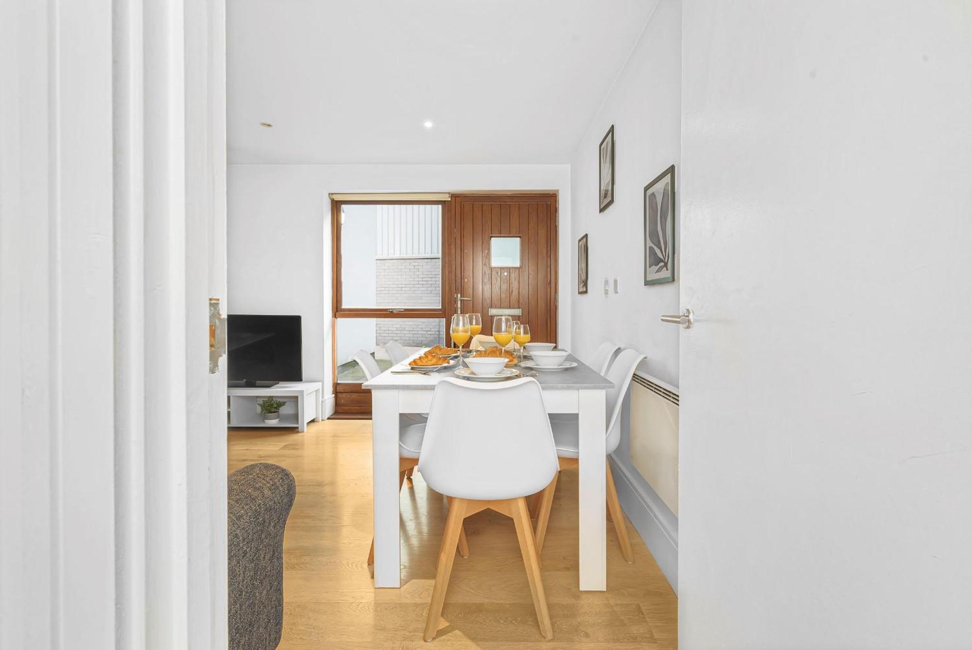 King'S Cross - 2Br With Terrace - Cityapartmentstay London Exteriör bild