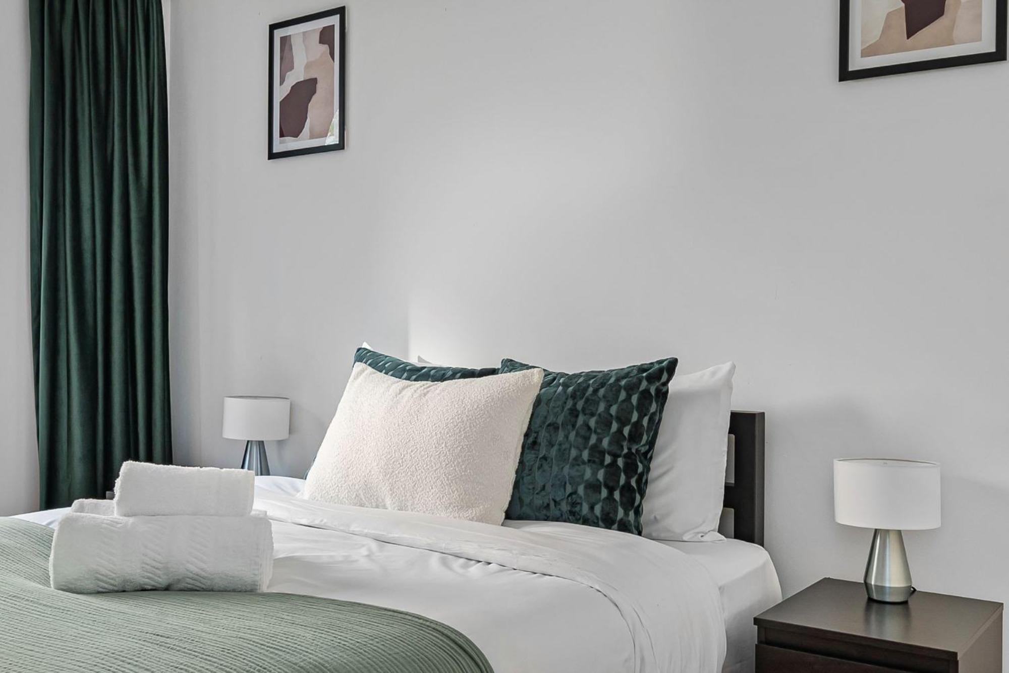 King'S Cross - 2Br With Terrace - Cityapartmentstay London Exteriör bild