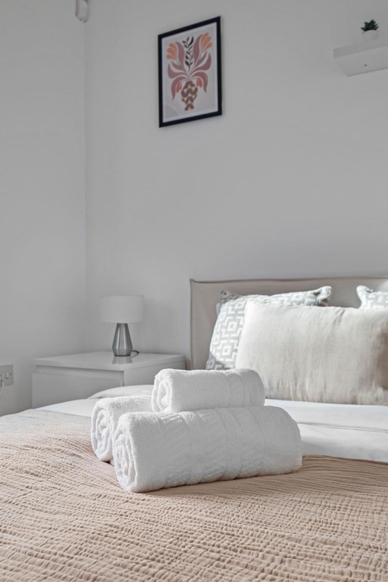 King'S Cross - 2Br With Terrace - Cityapartmentstay London Exteriör bild