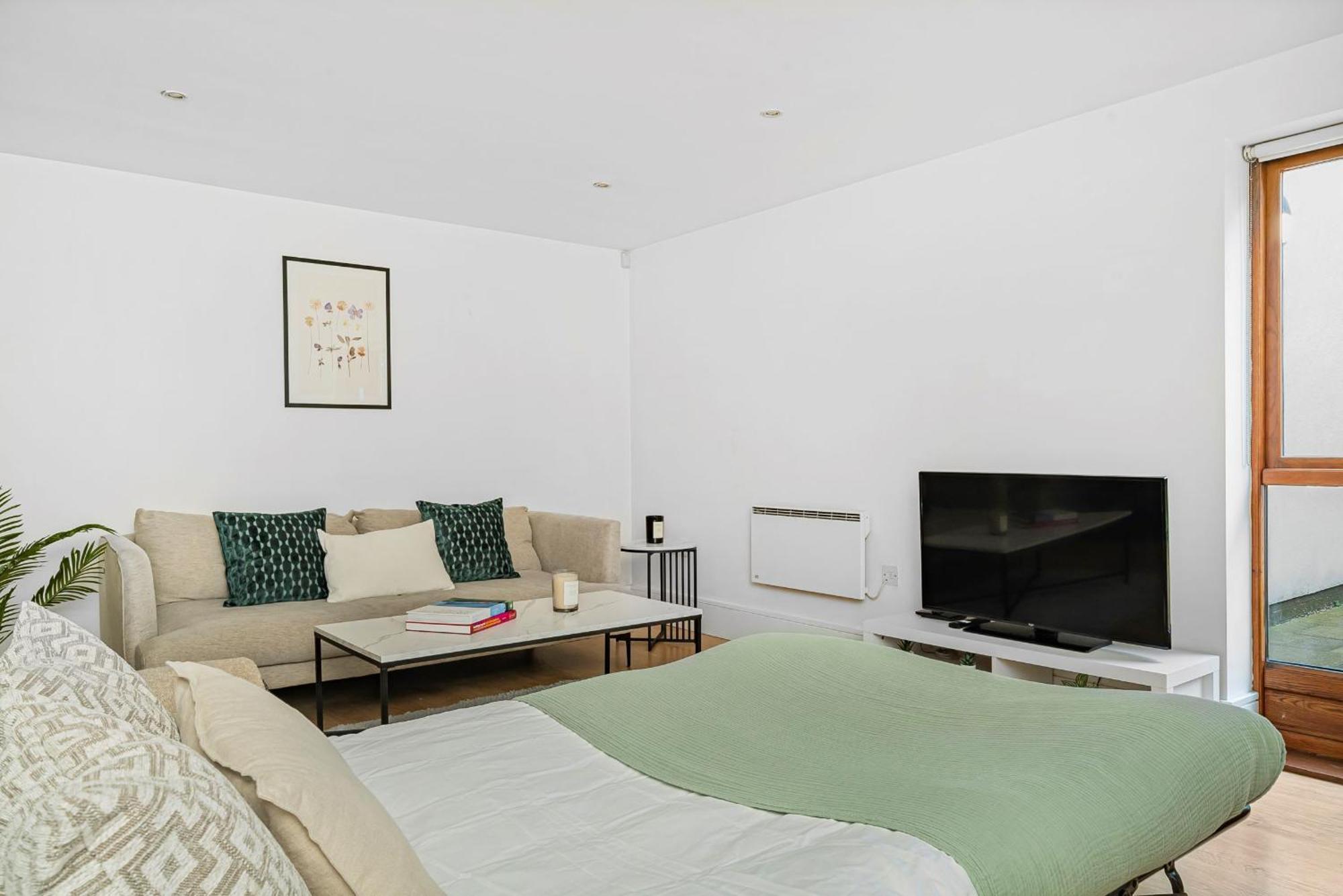 King'S Cross - 2Br With Terrace - Cityapartmentstay London Exteriör bild