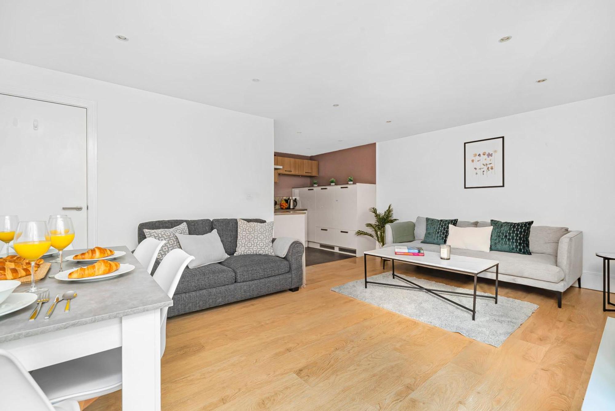 King'S Cross - 2Br With Terrace - Cityapartmentstay London Exteriör bild